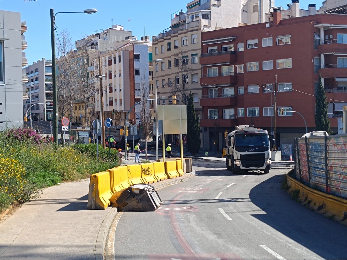 Vial ja fora de servei, on és construirà la nova boca i ascensor, foto ROF